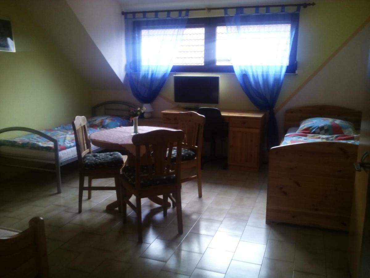 Bea'S Monteurzimmer Seckach ภายนอก รูปภาพ